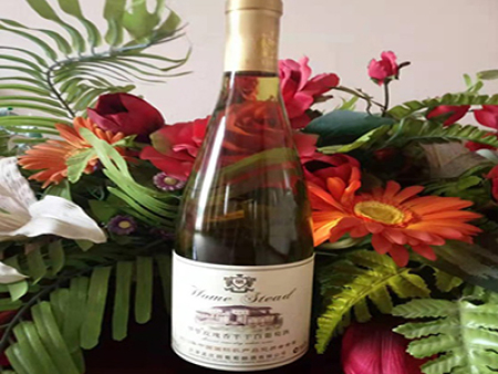 华梦玫瑰香半干白葡萄酒